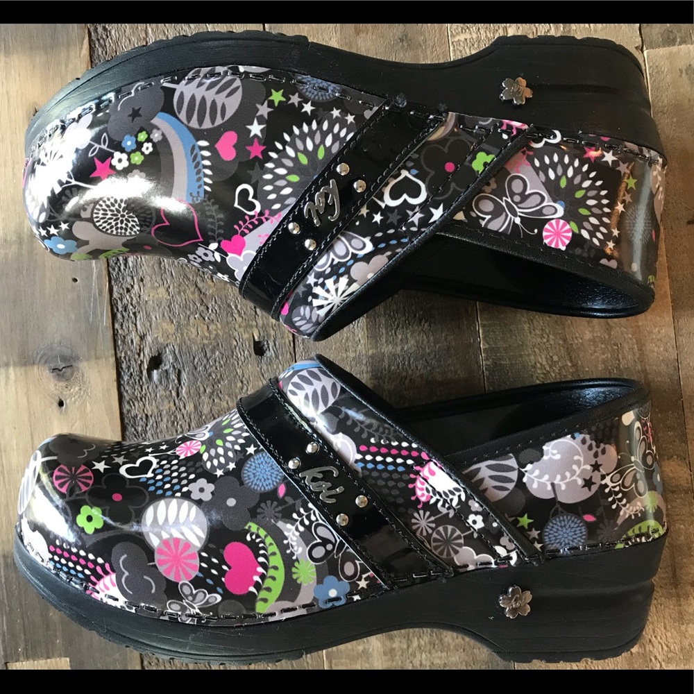 NWOT Koi by Sanita/Dansko patent clogs size 37